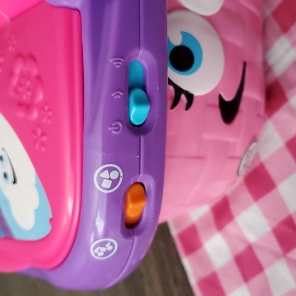 LeapFrog Shapes & Sharing Picnic Basket - English Edition Musical - Picture 3 of 7